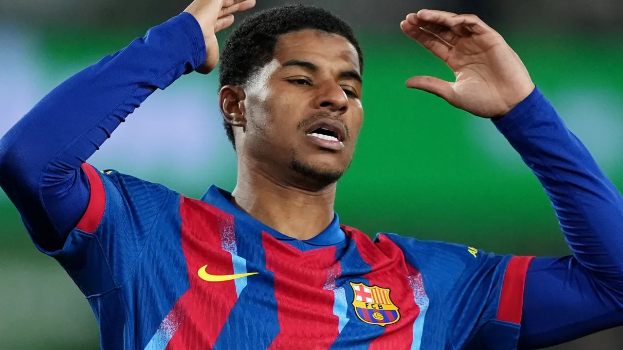 ماركوس راشفورد يستعد للعودة إلى مانشستر يونايتد مع انقضاء صلاحية بند الانتقال الدائم في عقده مع برشلونة.